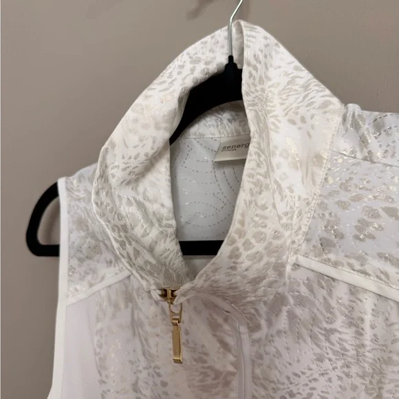 Chicos Zenergy white & metallic gold pattern golf vest lightweight sz 2 (12-14) - Picture 6 of 10